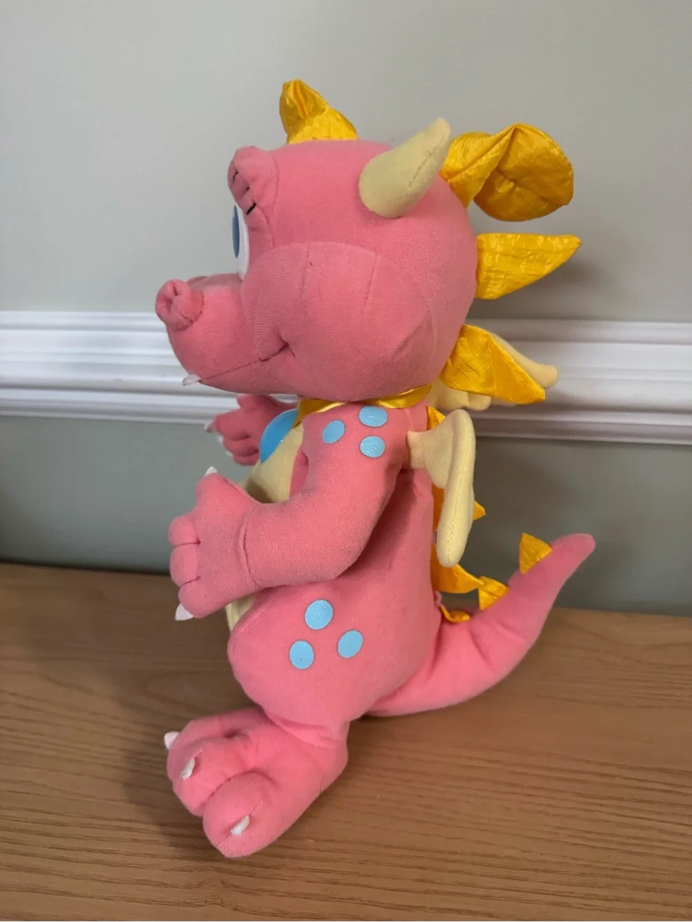 Vintage 1999 Dragon Tales Cassie Talking Light Up Plush Playskool Hasbro 14